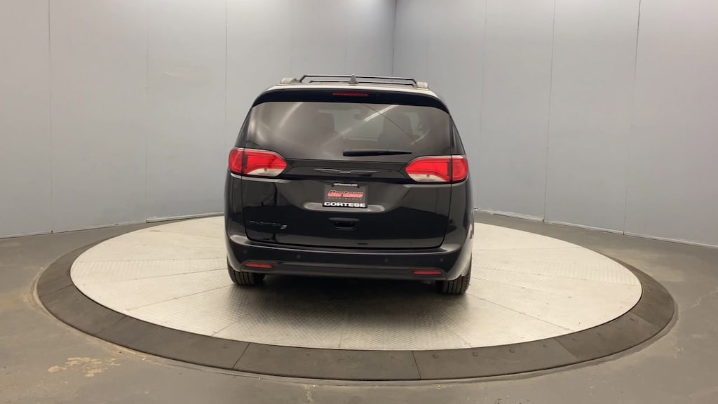 Used 2019 Chrysler Pacifica Touring L Van Passenger Van