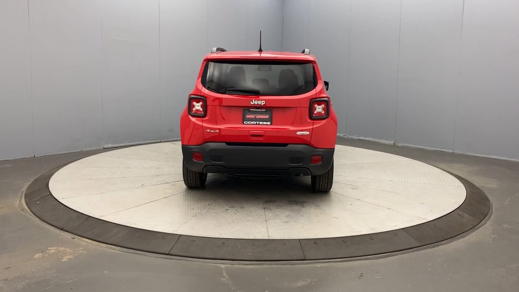 Used 2022 Jeep Renegade Latitude SUV