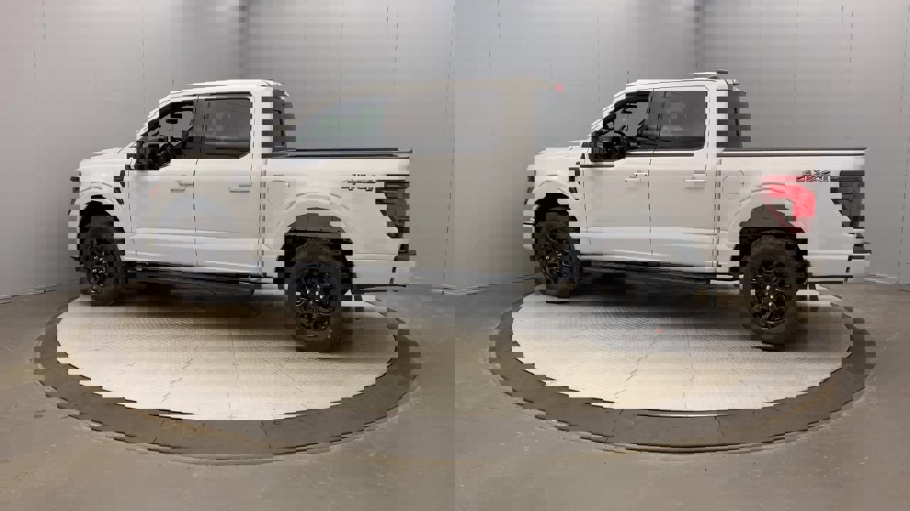 2025 Ford F-150 XLT photo 2