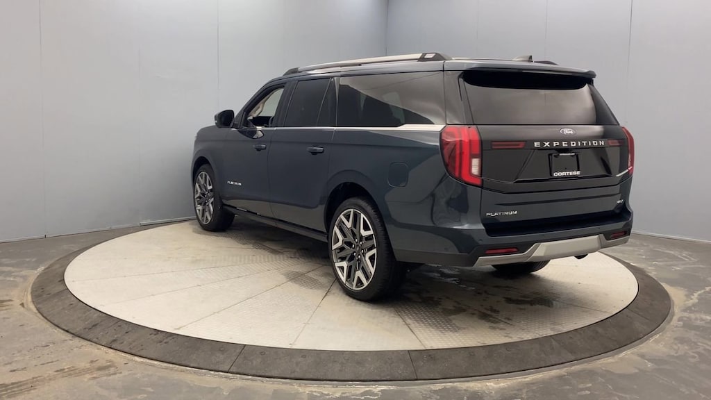 2025 Ford Expedition MAX photo 3