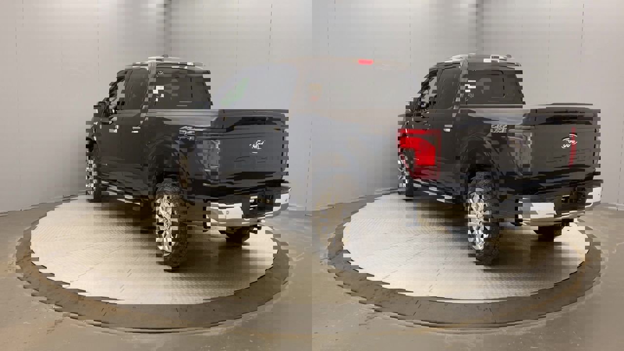 2025 Ford F-150 XLT photo 3
