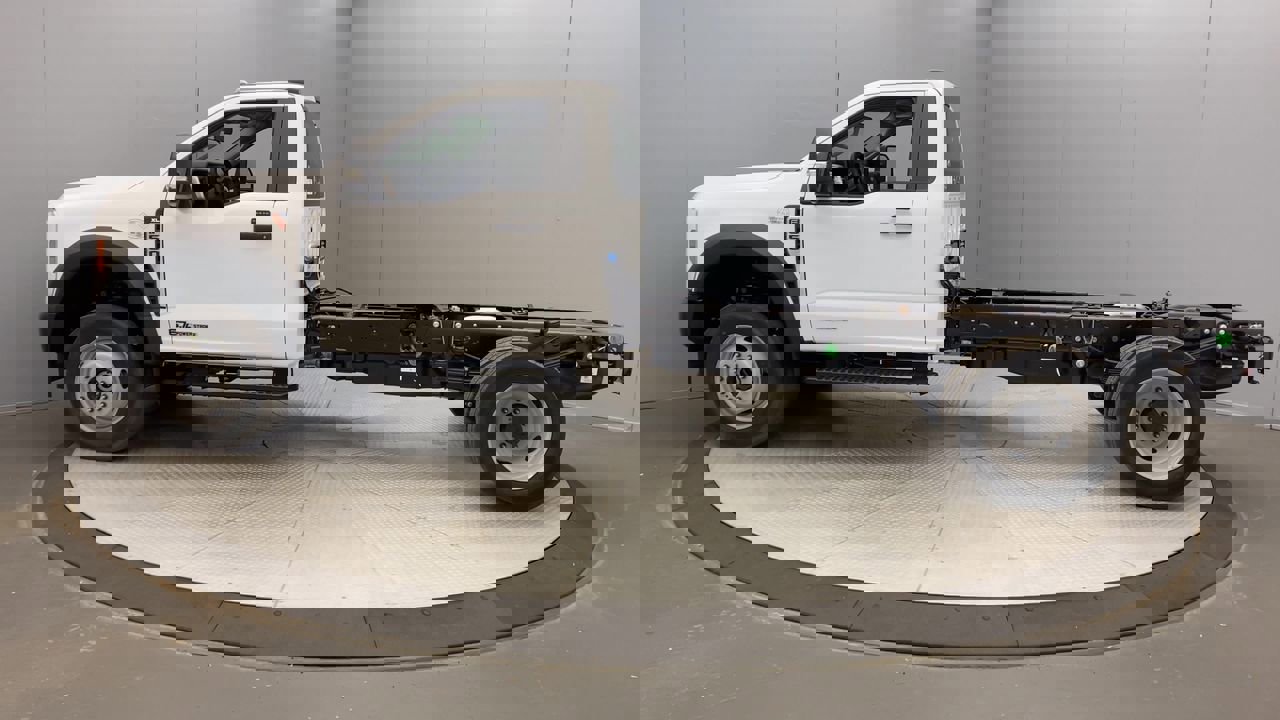 2026 Ford F-550 XL photo 2