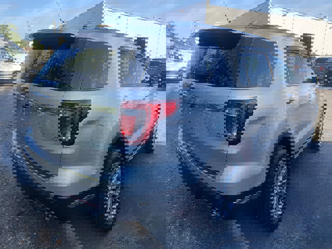 2019 Ford Explorer Limited photo 2