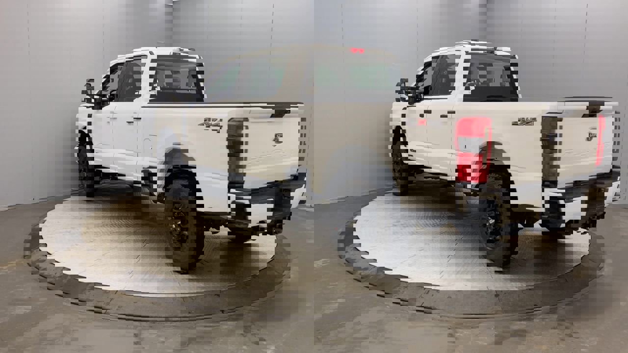 2025 Ford F-350 XL photo 3