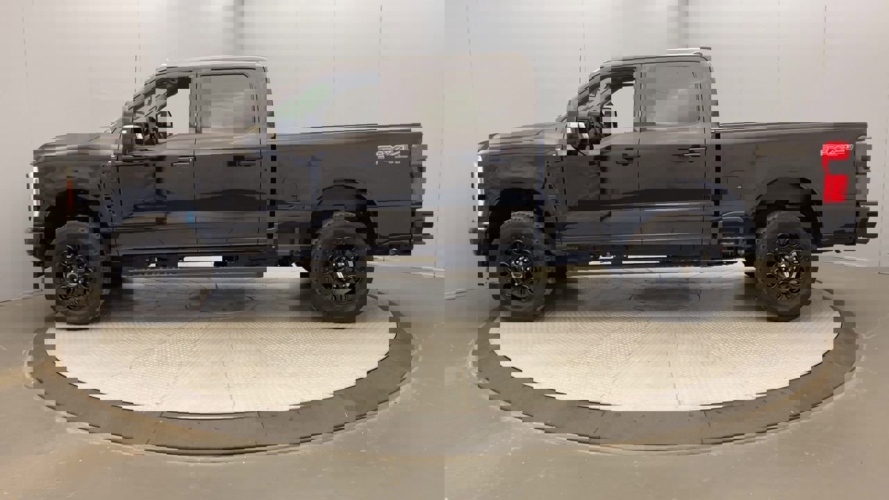 2024 Ford F-250 XLT photo 2