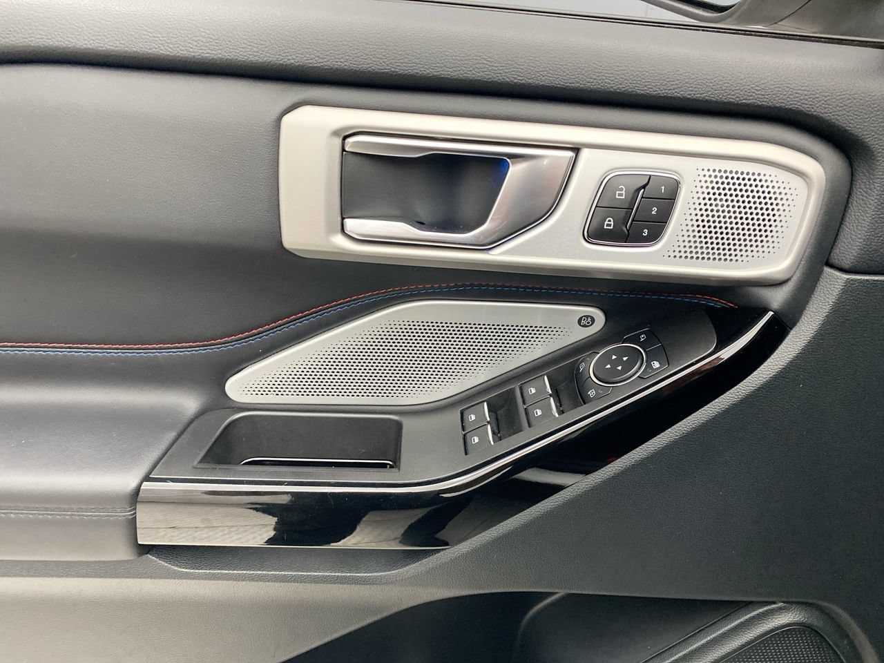 2024 Ford Explorer ST - Photo 11