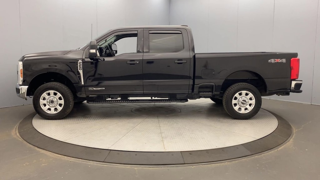 Used 2024 Ford Super Duty F-250 SRW XLT Truck Crew Cab