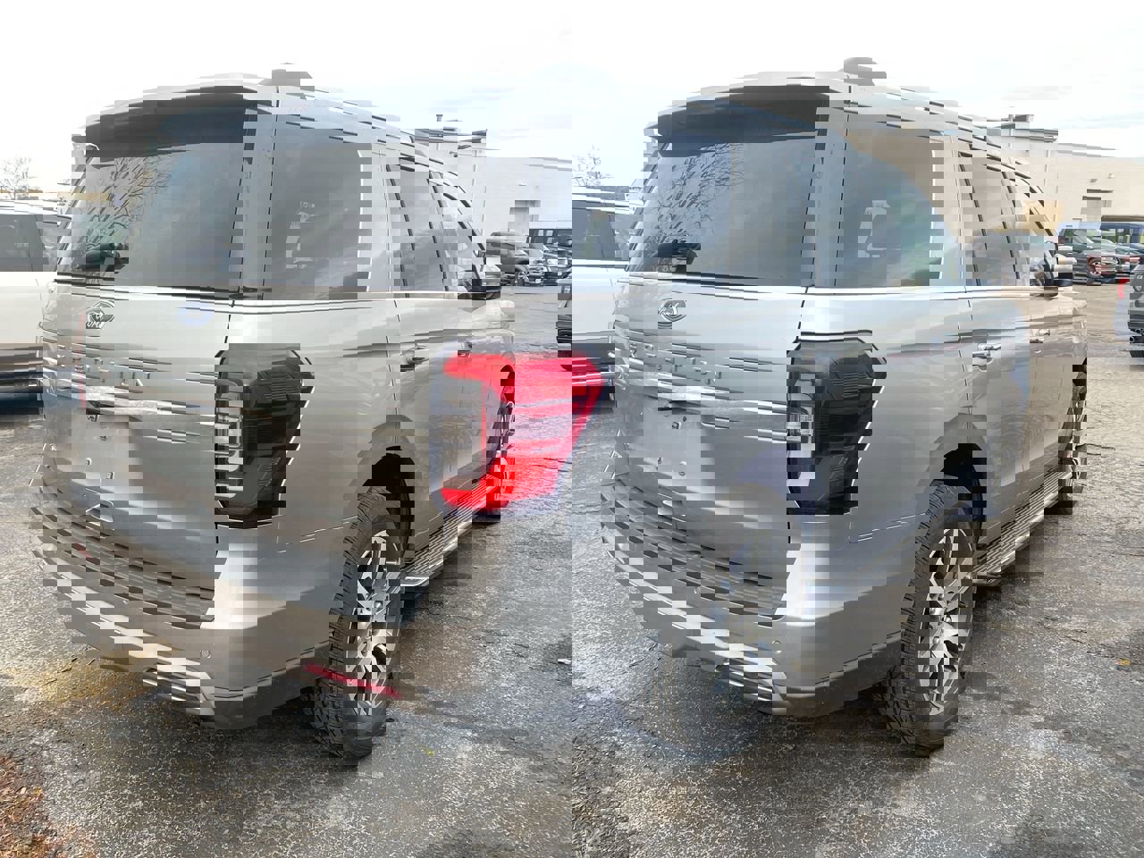 2022 Ford Expedition Limited photo 2