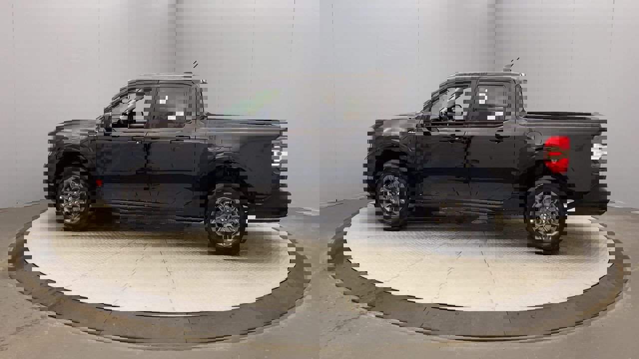 2025 Ford Maverick XLT photo 2