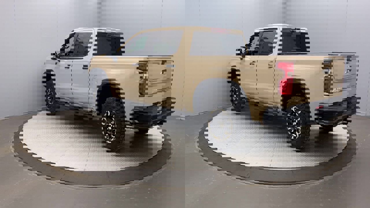 2023 Chevrolet Silverado 1500 ZR2 photo 2