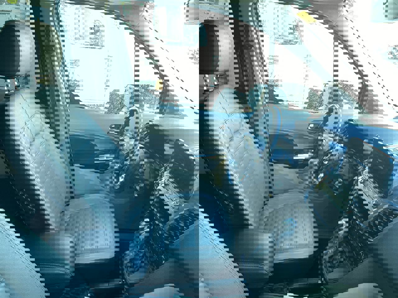 2021 Ford Transit XLT Passenger photo 4