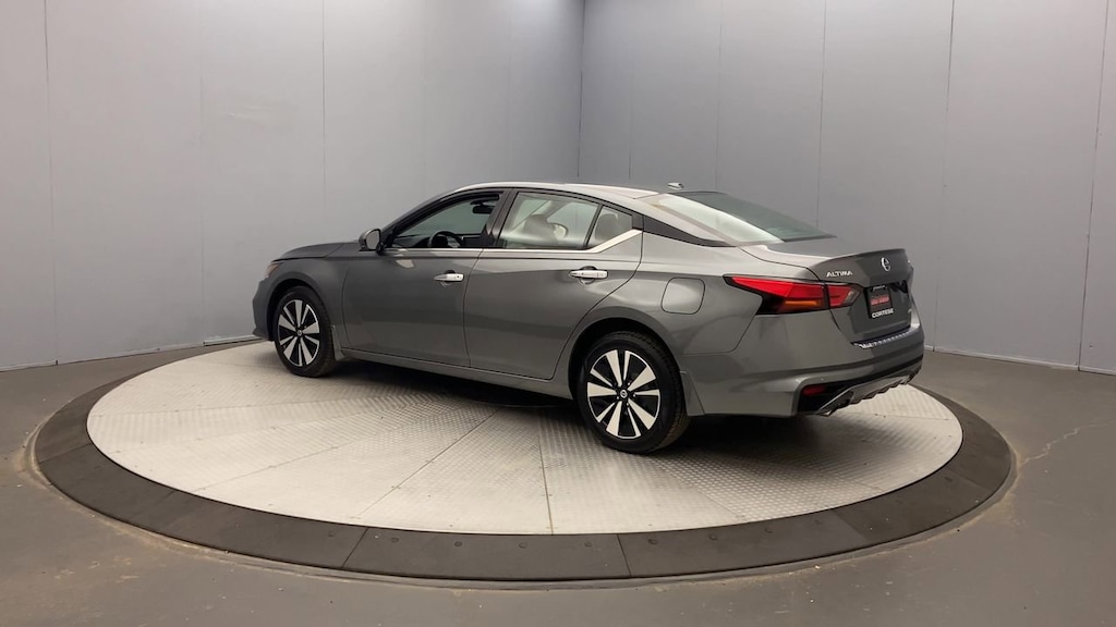 Used 2022 Nissan Altima 2.5 SL Sedan