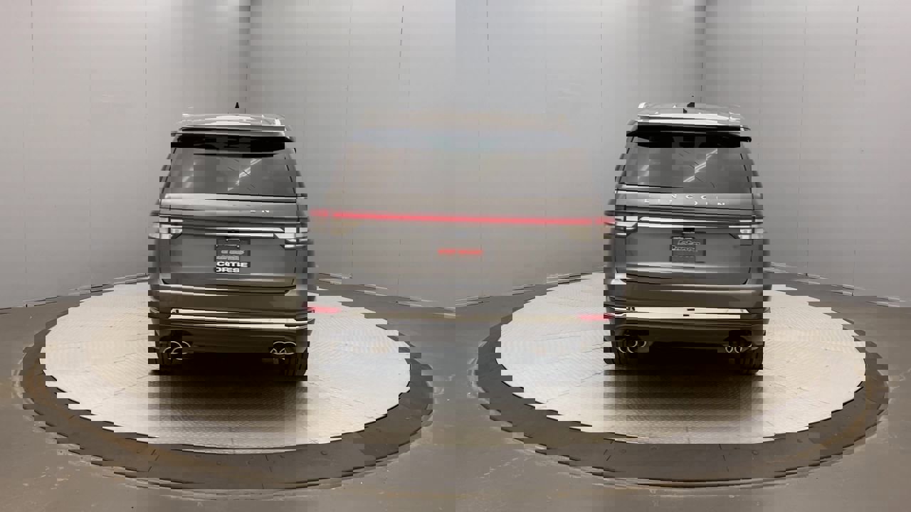 2021 Lincoln Aviator Reserve photo 3
