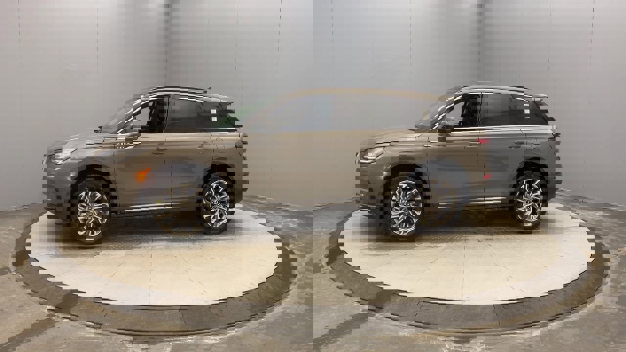 2025 Lincoln Corsair Premiere photo 2