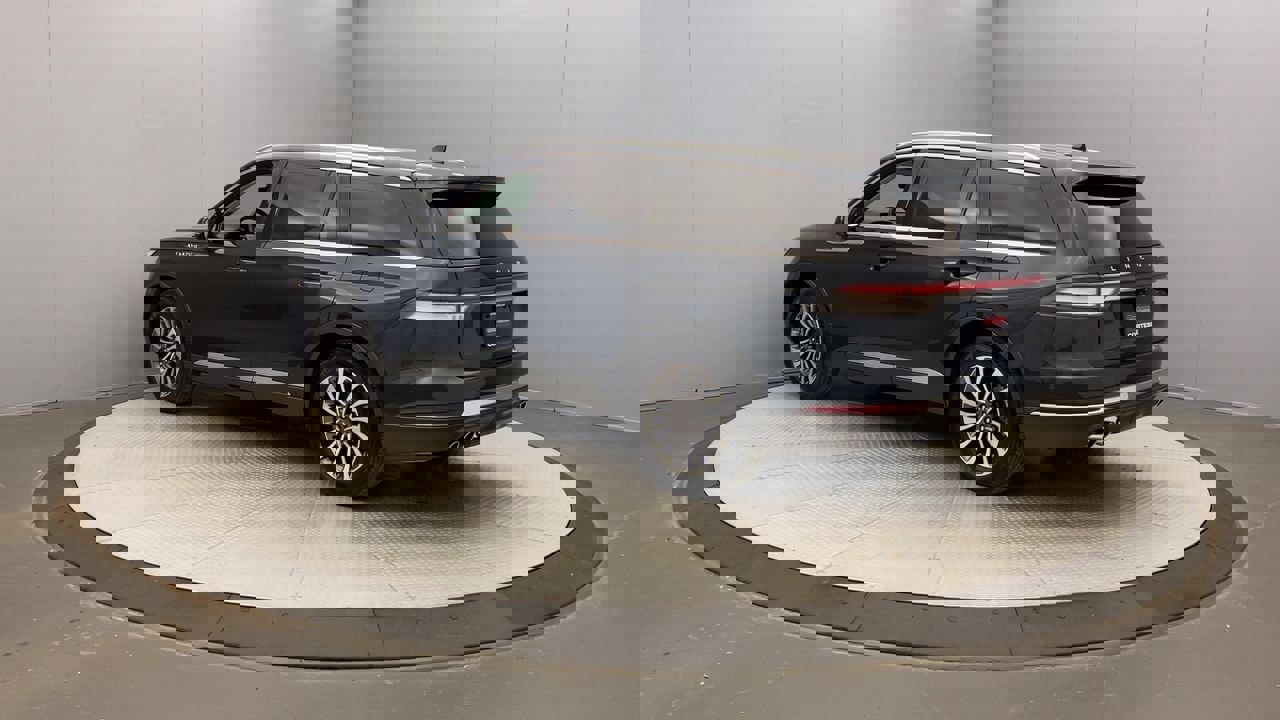 2024 Lincoln Aviator Reserve photo 2