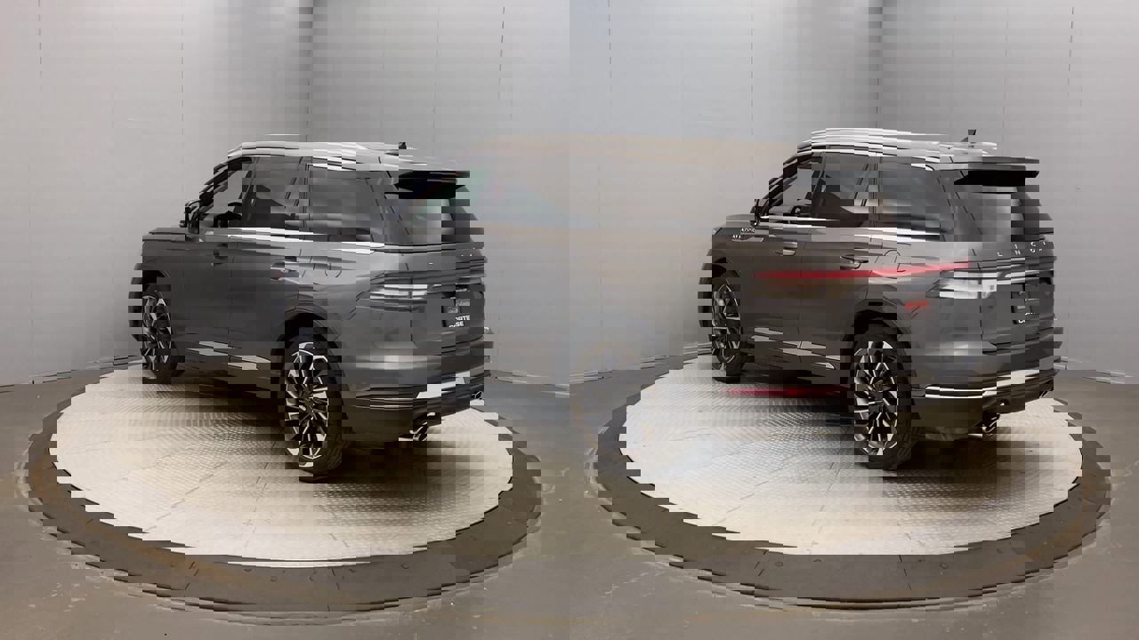 2021 Lincoln Aviator Reserve photo 2
