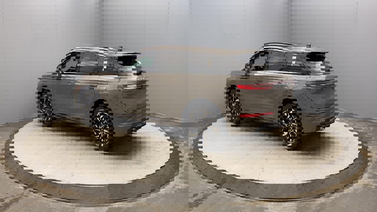 2025 Lincoln Corsair Grand Touring photo 3