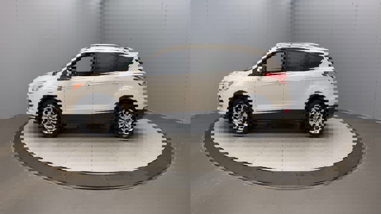 2016 Ford Escape Titanium photo 2