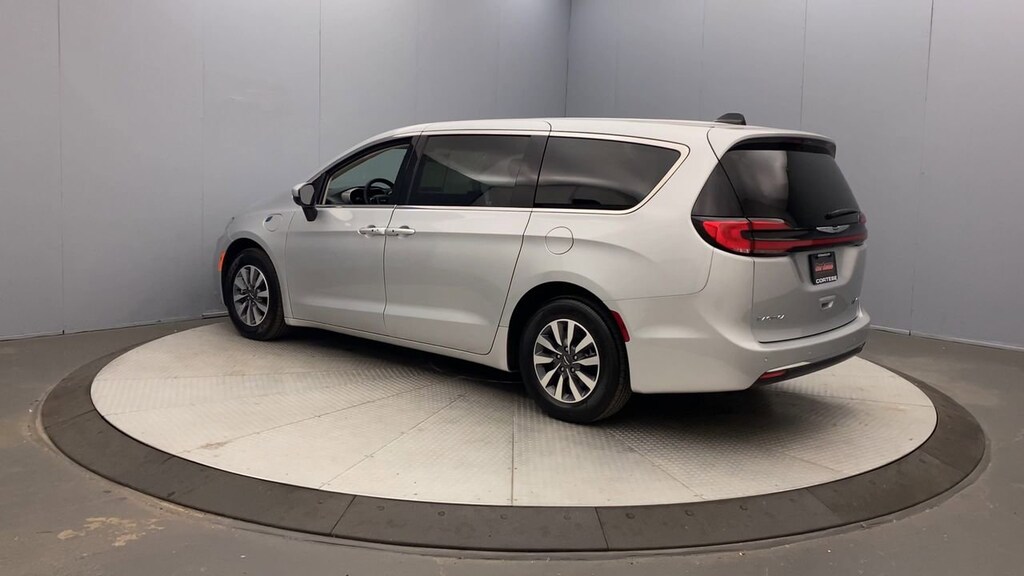 Used 2023 Chrysler Pacifica Hybrid Touring L Van Passenger Van