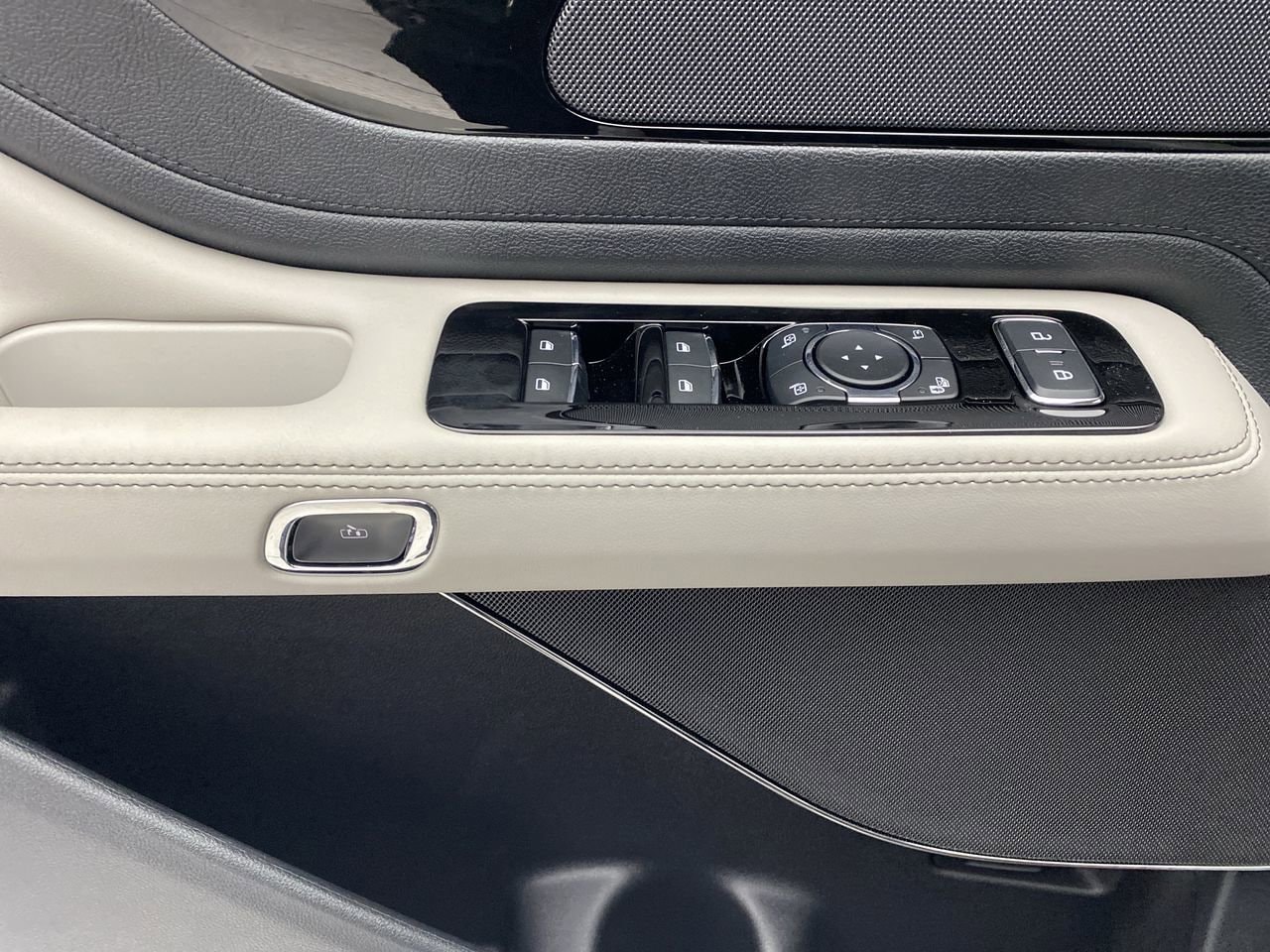2025 Lincoln Aviator Reserve - Photo 11