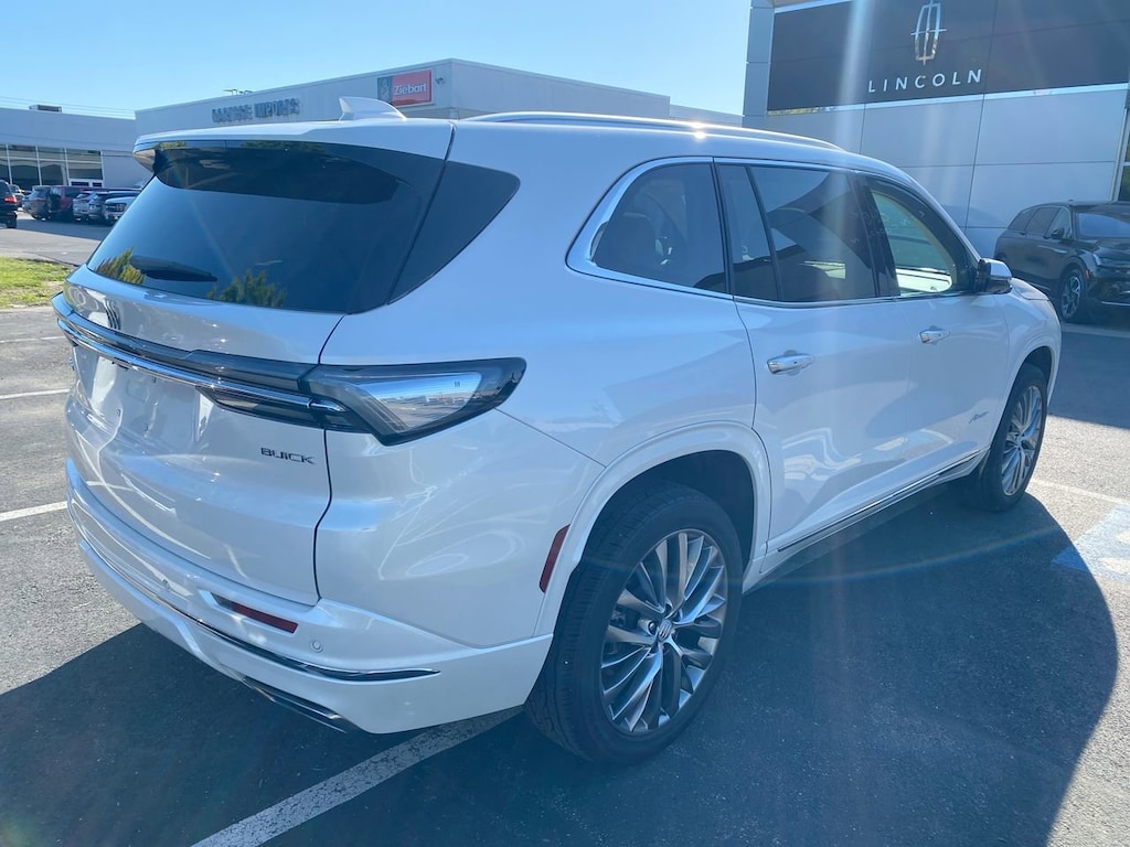 Used 2025 Buick Enclave Avenir SUV