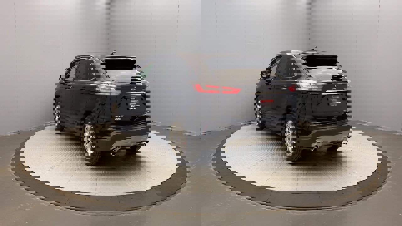 2019 Ford Edge Titanium photo 3