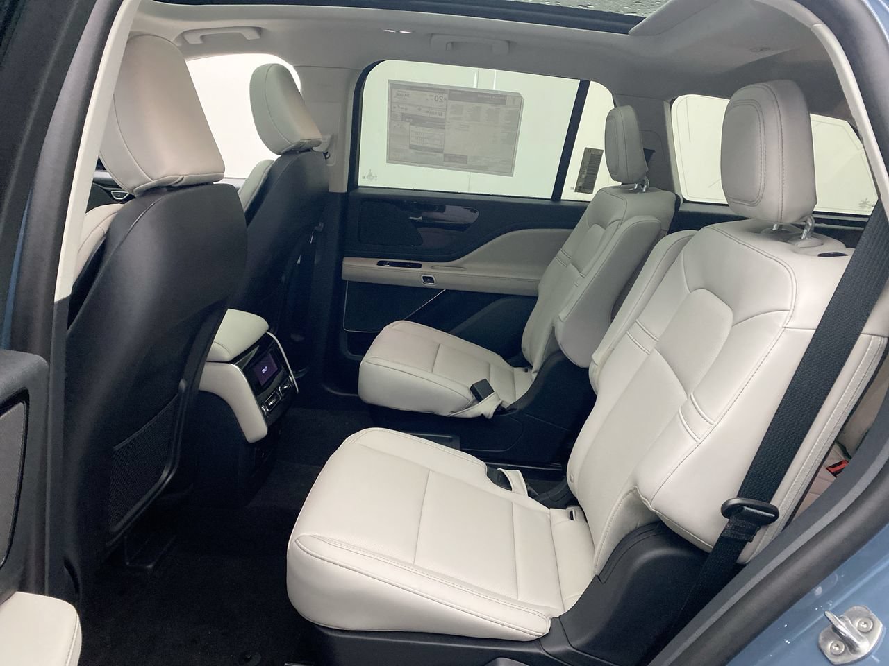 2026 Lincoln Aviator Premiere - Photo 23