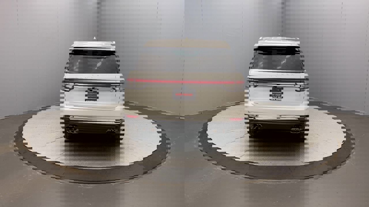 2023 Lincoln Aviator Reserve photo 3