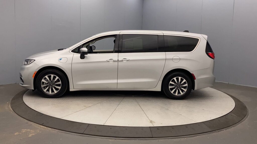Used 2023 Chrysler Pacifica Hybrid Touring L Van Passenger Van
