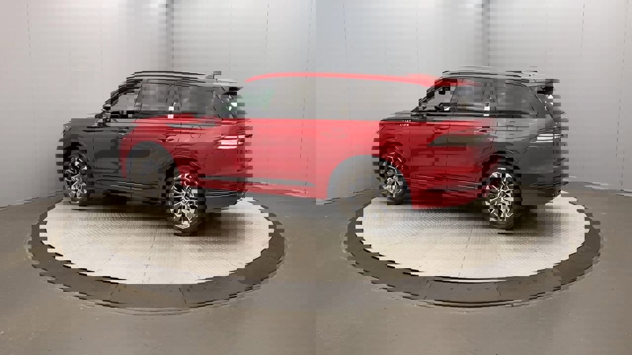 2025 Lincoln Aviator Premiere photo 2