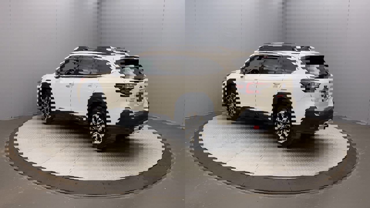 2025 Subaru Outback Touring XT photo 2