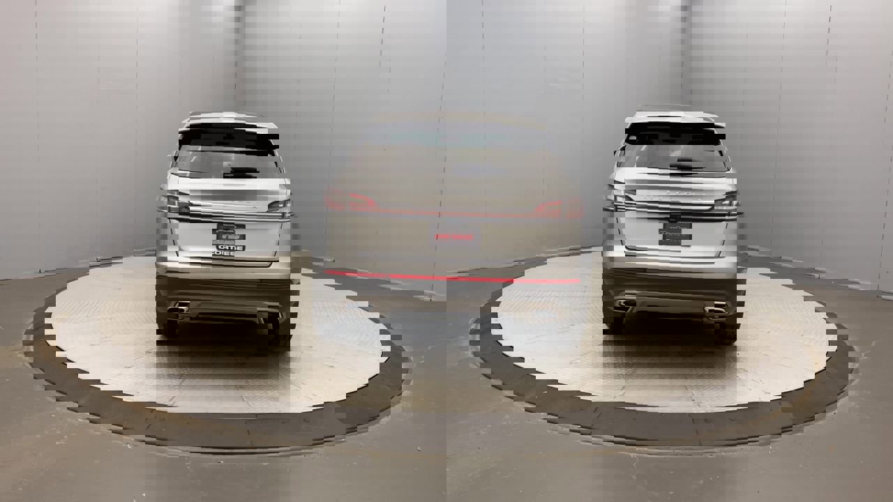 2021 Lincoln Nautilus Reserve photo 2