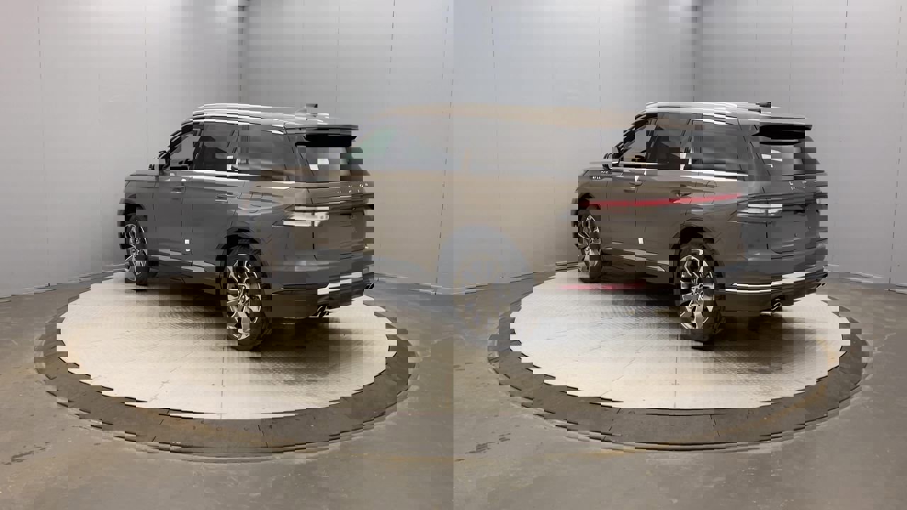 2025 Lincoln Aviator Reserve photo 3