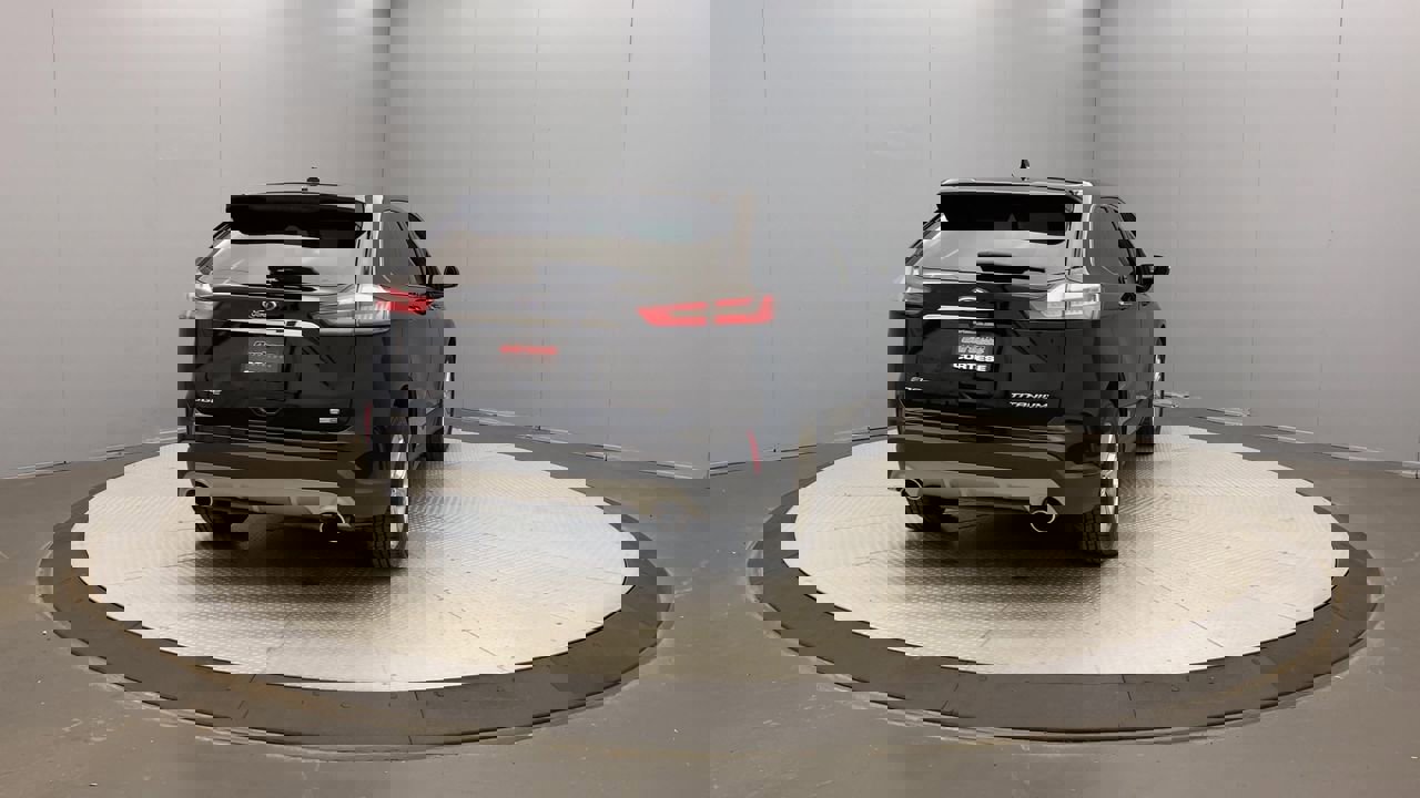 2019 Ford Edge Titanium photo 4