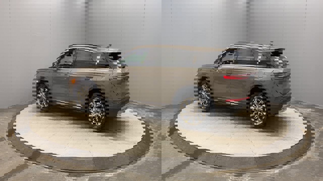 2025 Lincoln Corsair Premiere photo 3