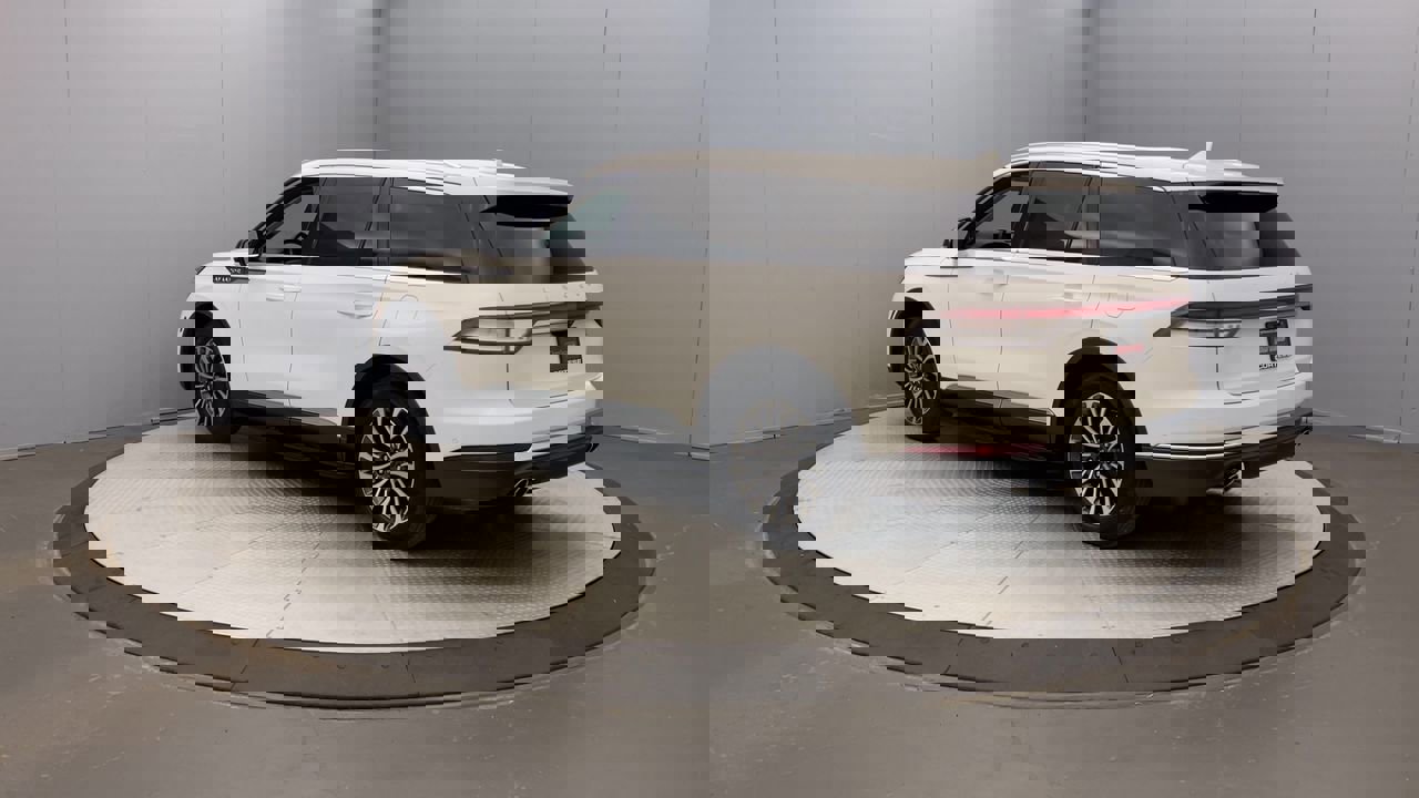 2023 Lincoln Aviator Reserve photo 2