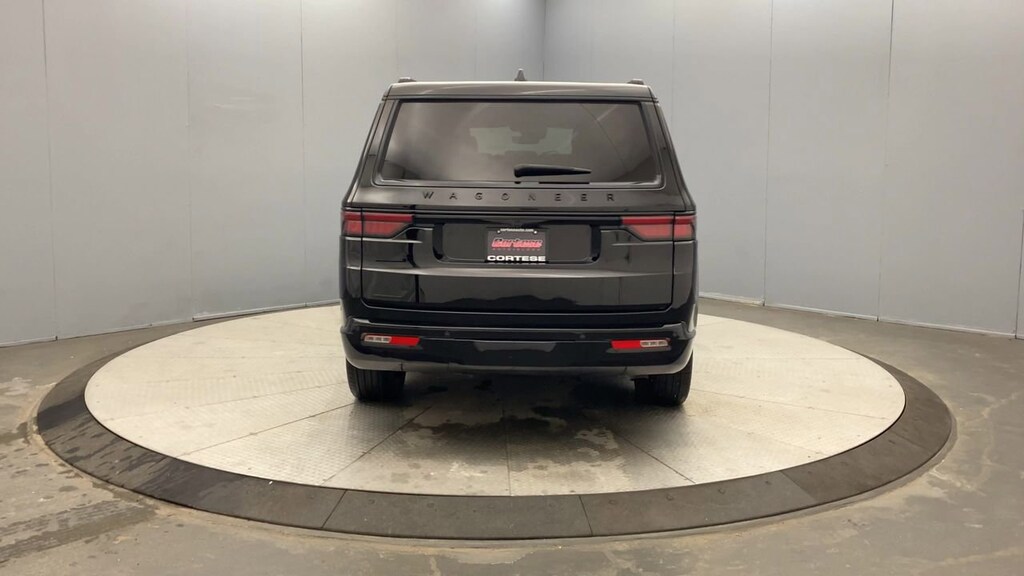 2022 Jeep Wagoneer Series I Carbide photo 3
