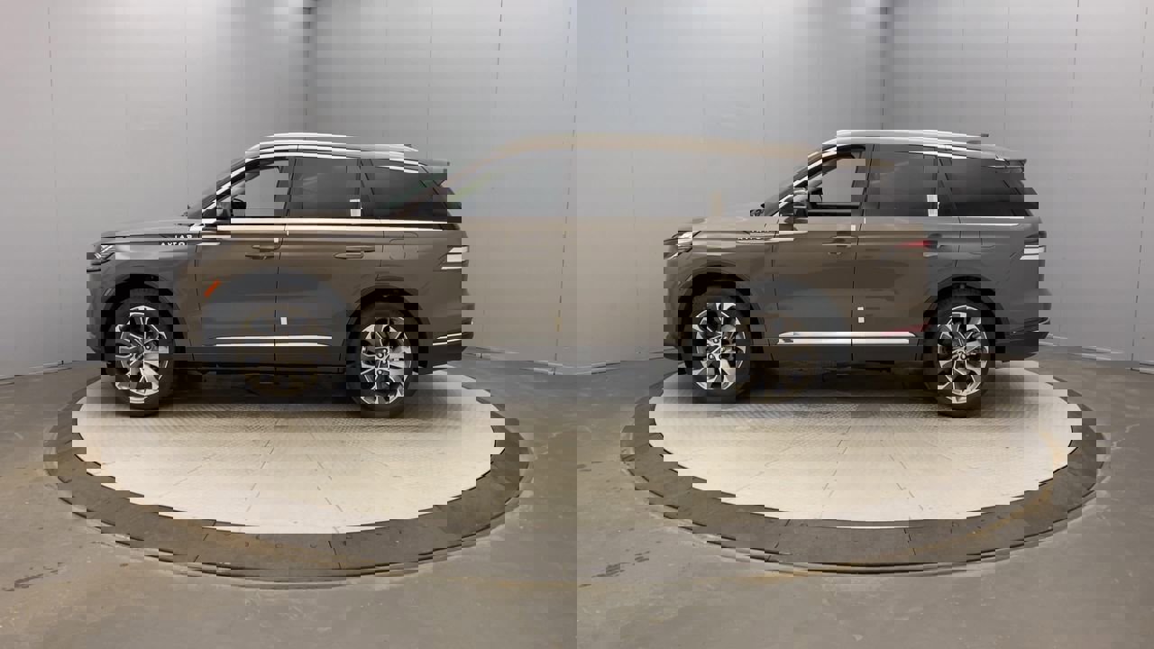 2025 Lincoln Aviator Reserve photo 2