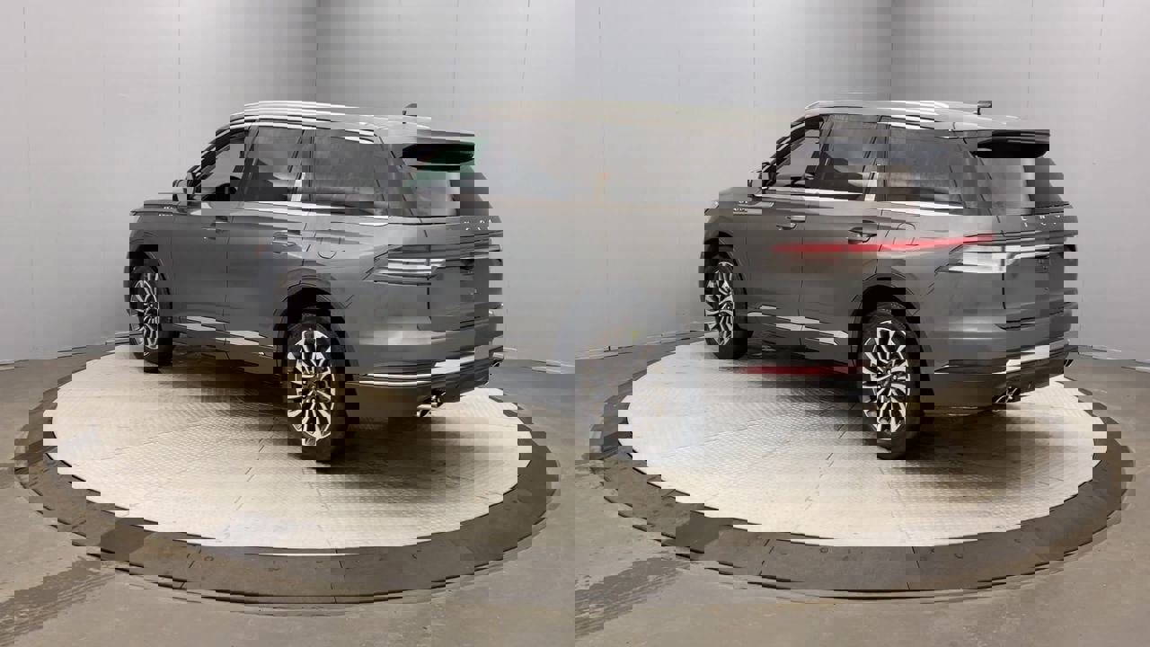 2024 Lincoln Aviator Premiere photo 3