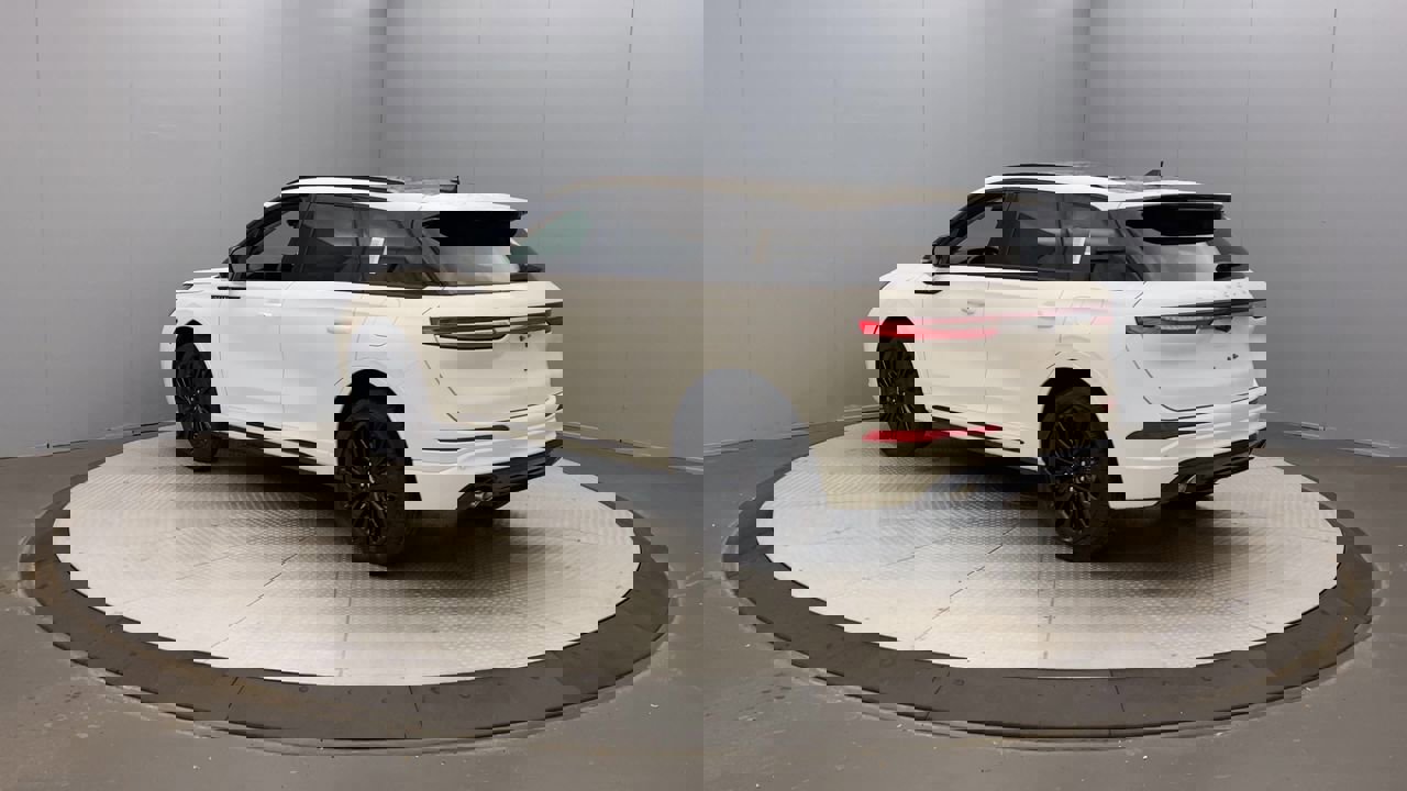 2025 Lincoln Corsair Premiere photo 3