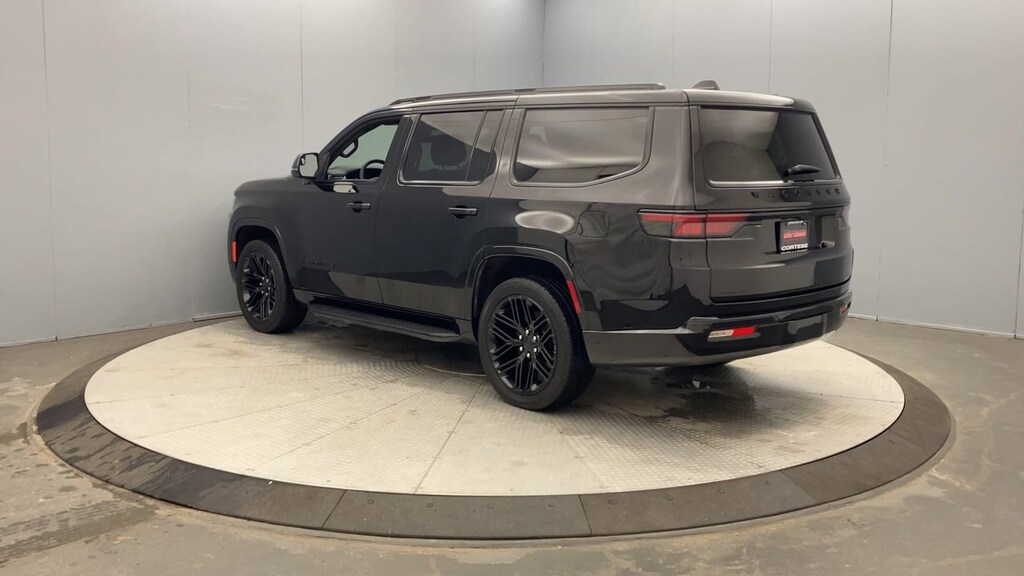 2022 Jeep Wagoneer Series I Carbide photo 2