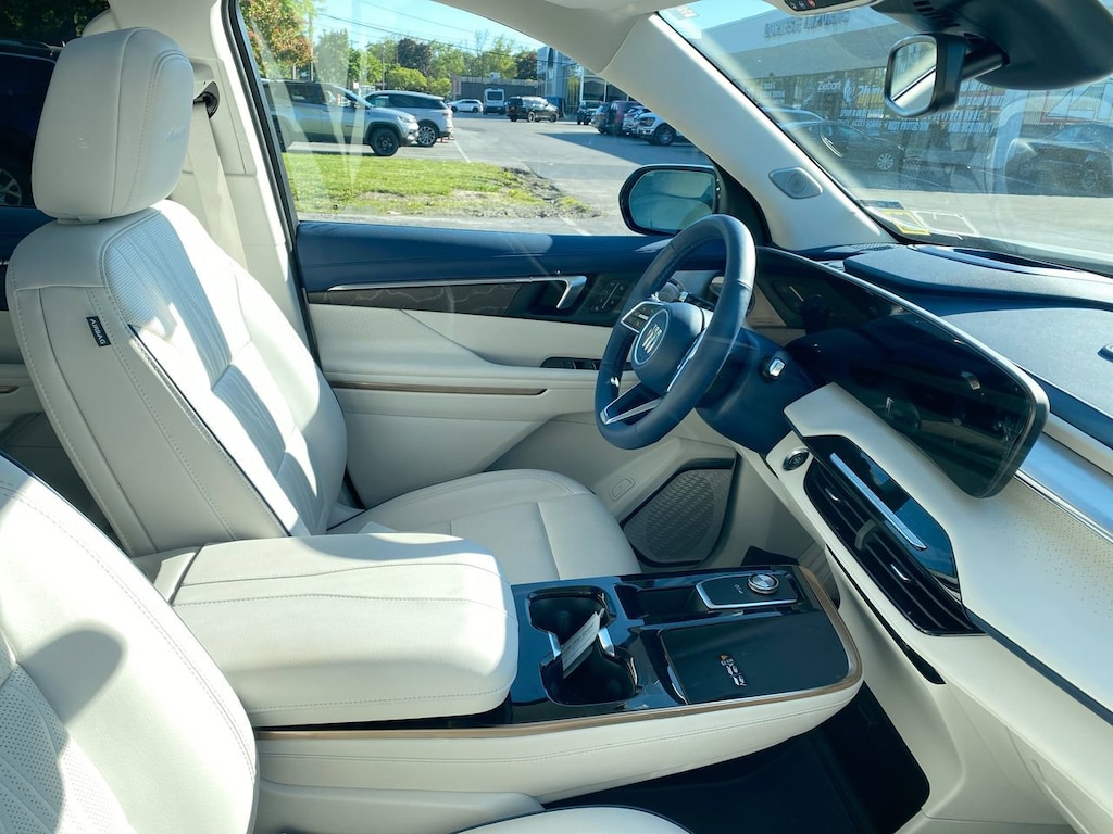 Used 2025 Buick Enclave Avenir SUV