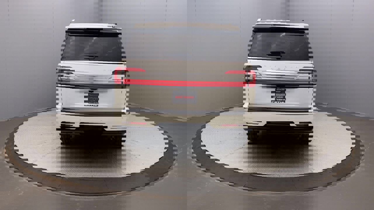 2021 Lincoln Navigator L Reserve photo 2