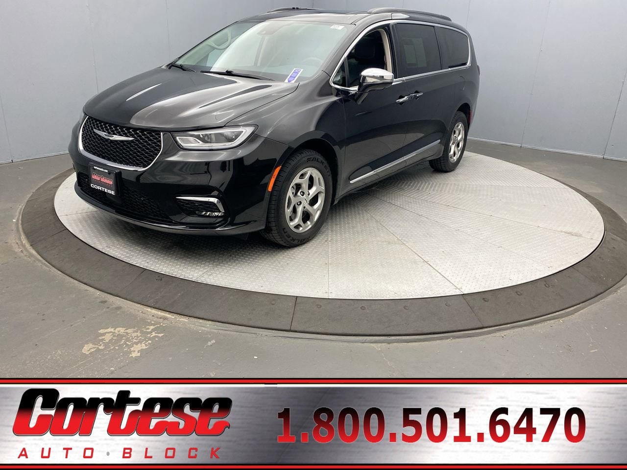 2022 Chrysler Pacifica Limited's photo