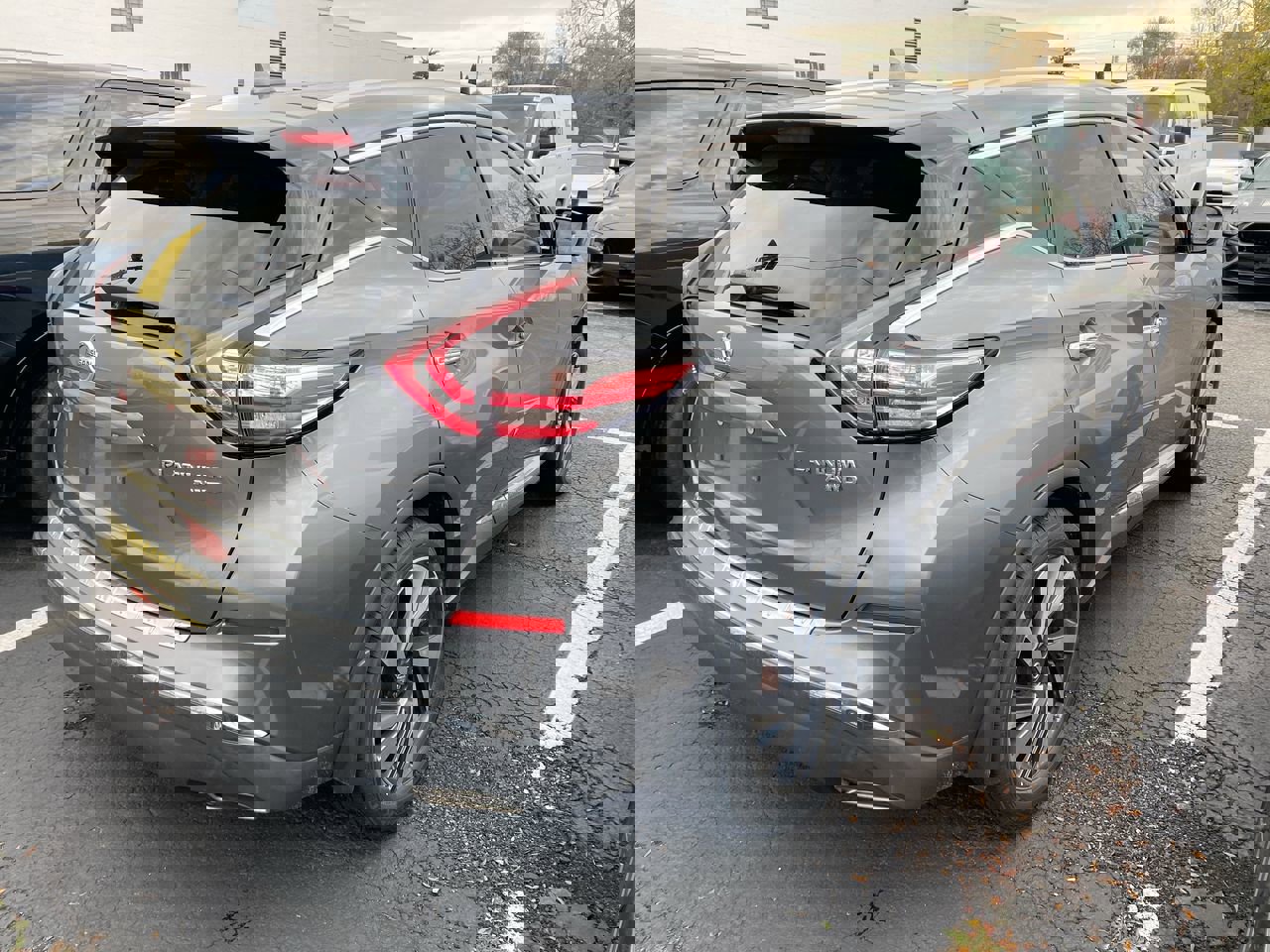 2018 Nissan Murano Platinum photo 2