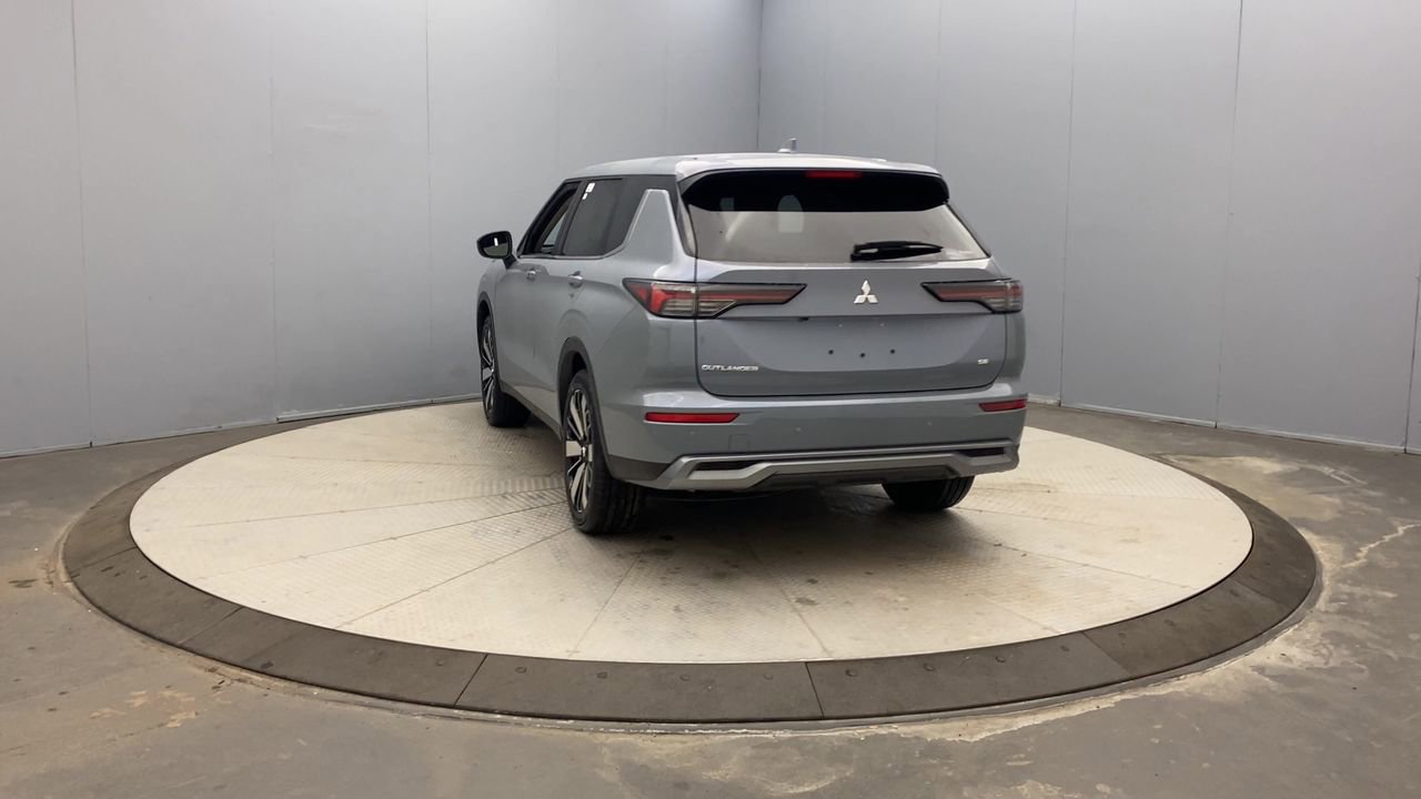 2026 Mitsubishi Outlander SE - Photo 3