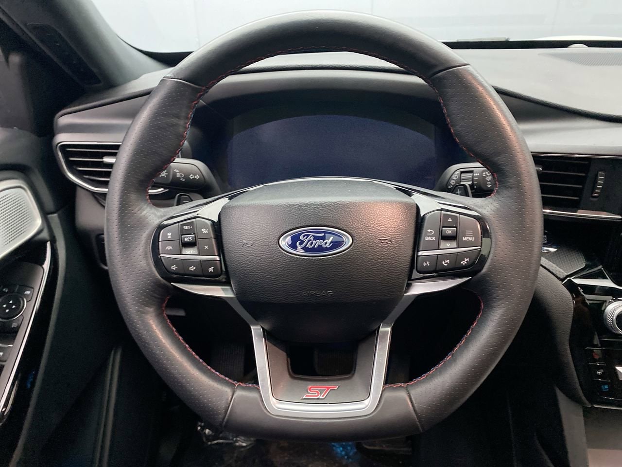 2024 Ford Explorer ST - Photo 16