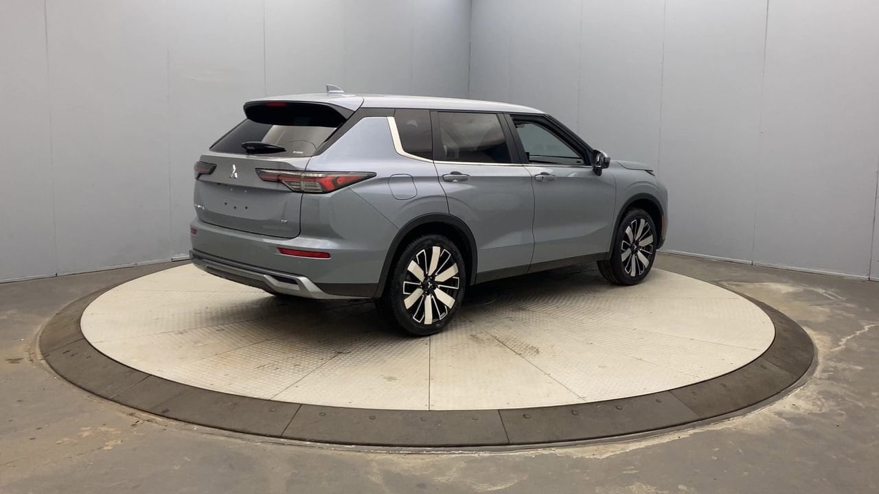 2026 Mitsubishi Outlander SE - Photo 5