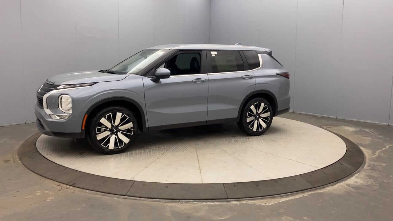 2026 Mitsubishi Outlander SE - Photo 9
