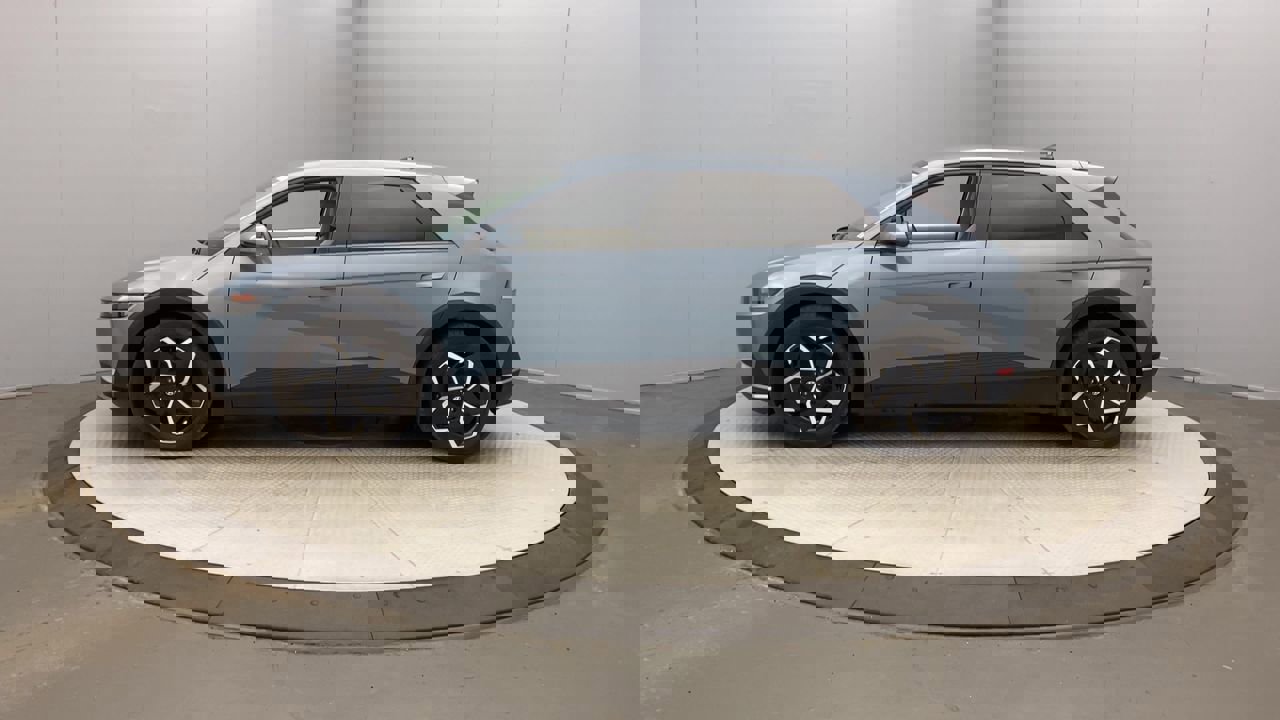 2023 Hyundai Ioniq 5 SEL photo 2